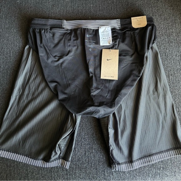 Nike AeroSwift Dri-Fit ADV 1/2 Lenght Black/White Racing Tights Size Extra Large - Picture 8 of 9